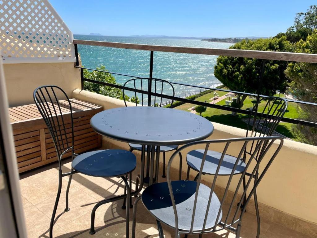 Seaside View Apartment エステポナ エクステリア 写真